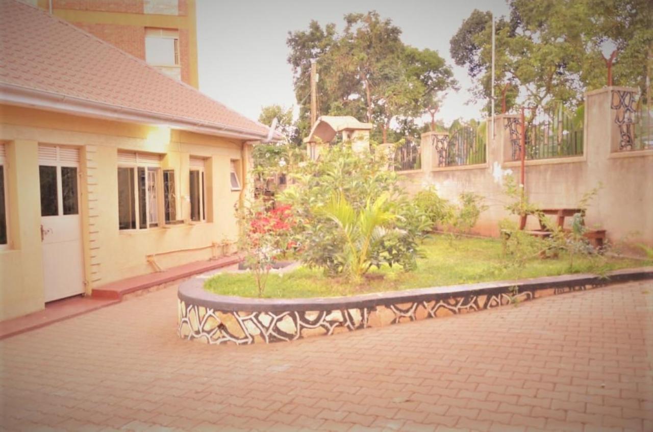 Jusvero Motel Jinja Exterior foto